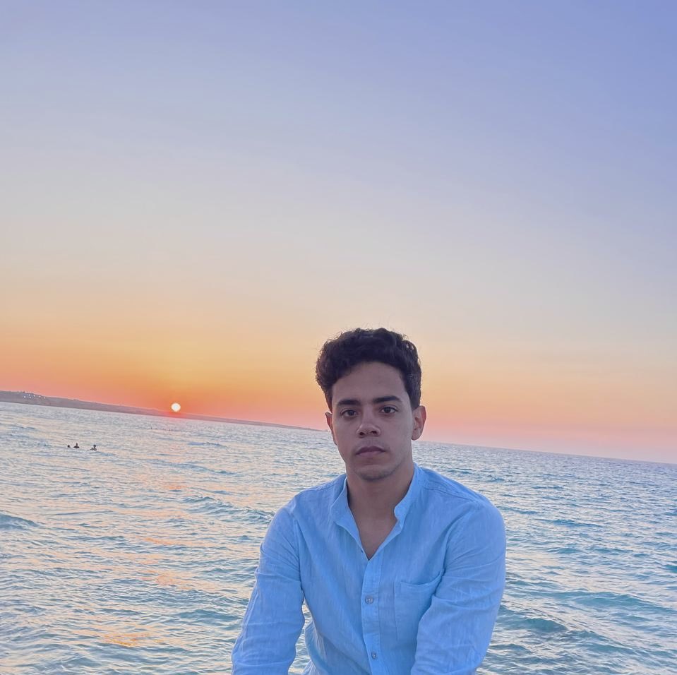 الواحد ليه مبضون tweet media