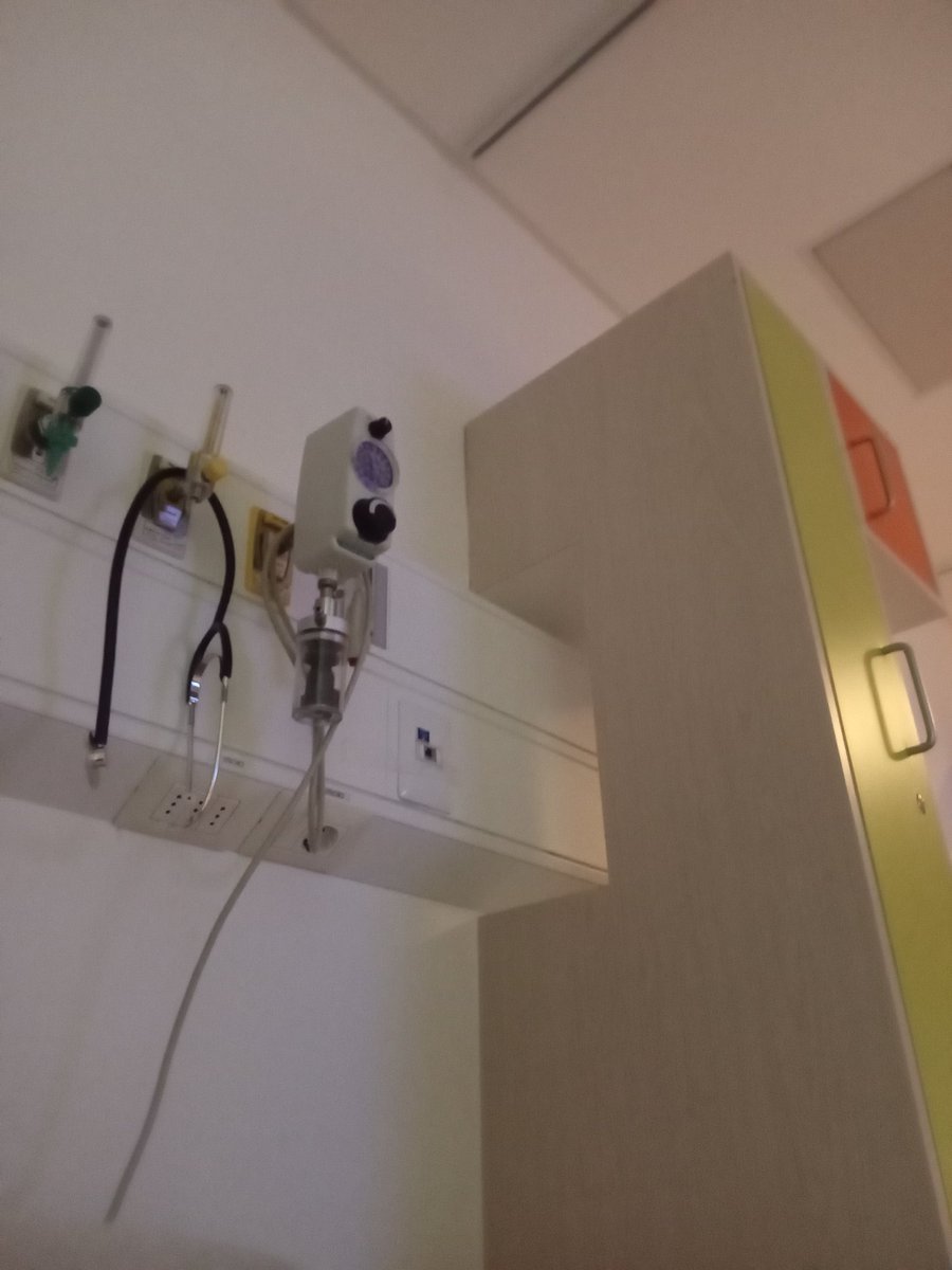 chuwiuydidu's tweet photo. Re normal, estar hospitalizada ya como hace una semana por intento de suicidio ya que tu ex pareja falleció y lo extrañas mucho entonces querías irte con el a descansar... Cosa de todos los días https://t.co/Z2cMJXDITJ