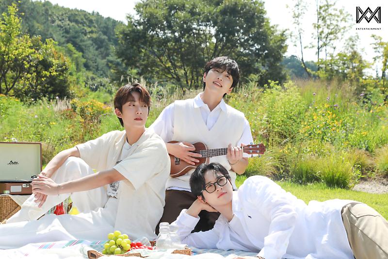 วันที่ 23 เมษายนในปีนี้ ครบรอบวันที่ #B1A4 เดบิวต์มาได้ 15 ปีแล้วค่ะบาน่า 💚🌱 ขอบคุณบีวันเอโฟร์ที่คอยมอบสิ่งดี ๆ ให้พวกเราบาน่าตั้งแต่วันแรกที่เจอกัน โดยเฉพาะในปีนี้กับของขวัญคัมแบคสุดพิเศษ คำมั่นสัญญา และความตั้งใจทุกเวลาที่อยู่เคียงข้างกัน

#B1A4_debut_15th_anniversary
