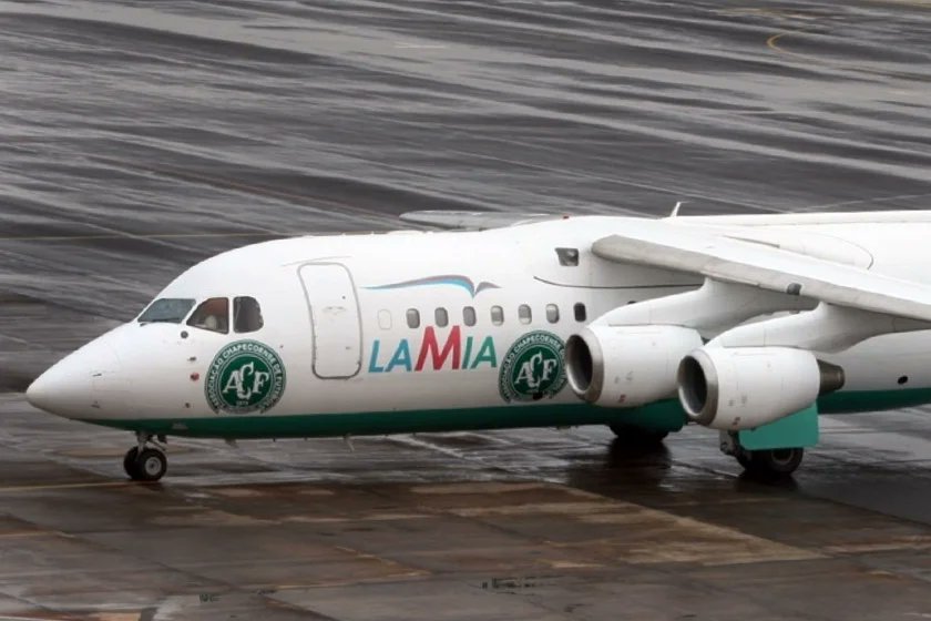 cauanᵉᶜᵇ #ForaCeni tweet media