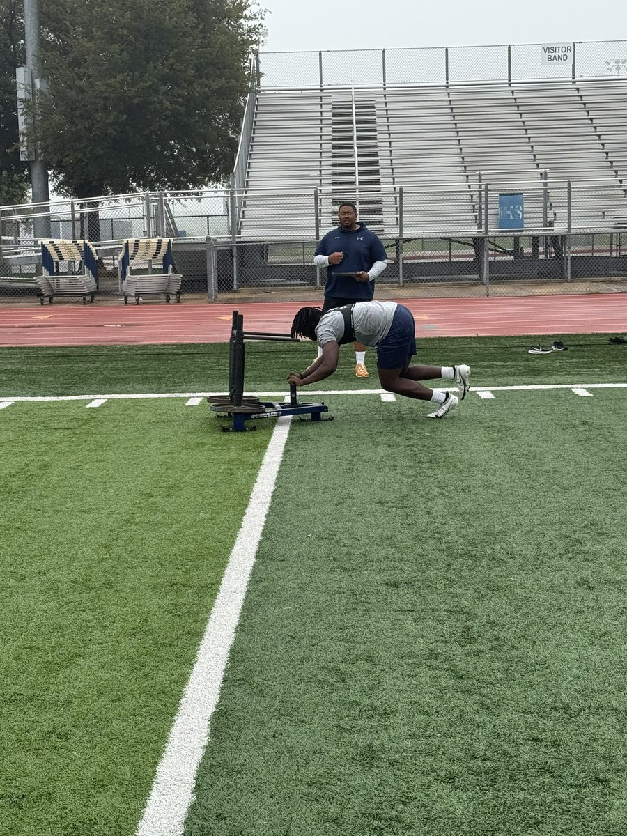 HendricksonFB's tweet image. Mid-week Competition Day!