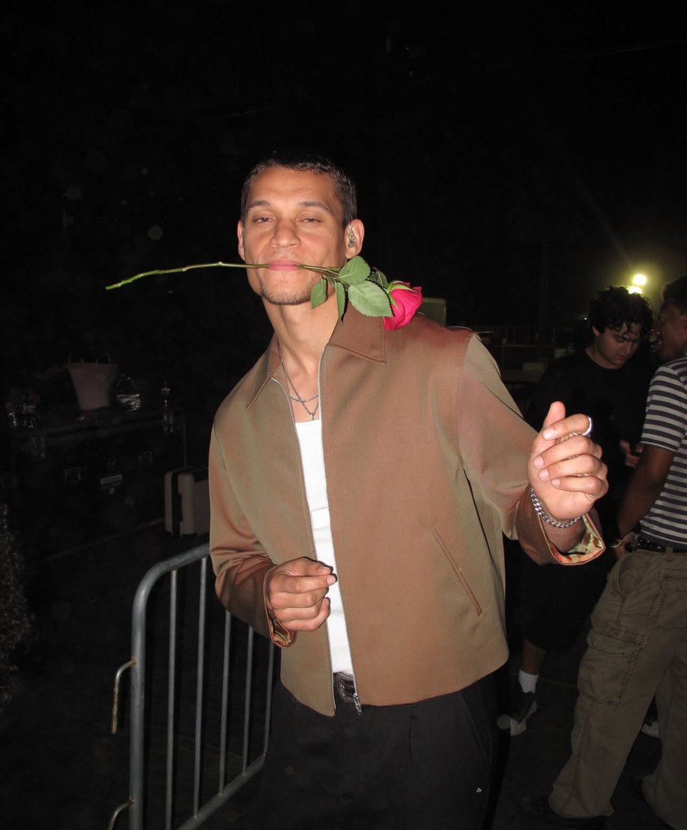 𐦍༘⋆ tweet media