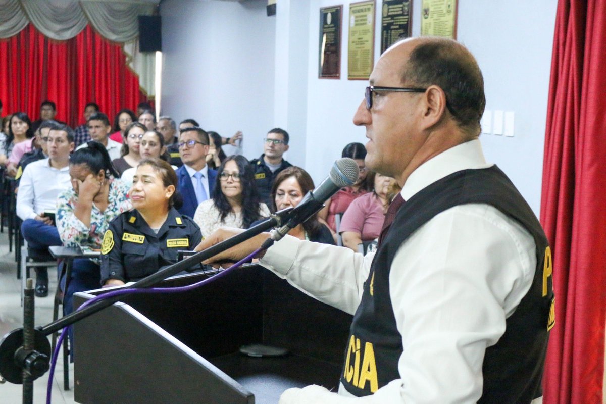 DircocorP's tweet image. #Lima📢 | Personal de la @DircocorP realiza el Programa de sensibilización #CorrupciónCero, a  78 efectivos policiales de la Dirección de Administración de la Policía Nacional del Perú,  para dar a conocer los delitos contra la administración Pública. #lapoliciadetodoslosperuanos