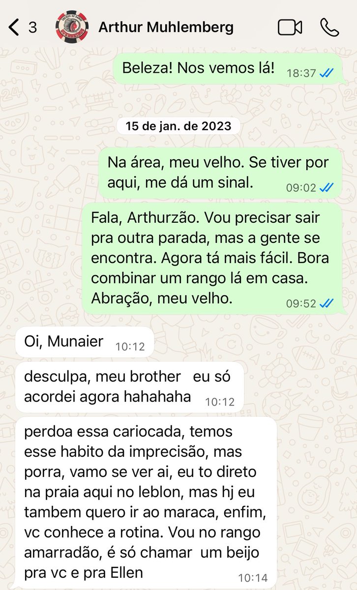 Munaier's tweet photo. Por 4 temporadas, medi forças com o Arthur. Ele pelo Flamengo e eu pelo Galo. Daí nasceu admiração e rivalidade verdadeiras. Em 2010, fomos jantar em SP. Ficamos amigos, com direito a suas cariocadas. Era irreverente, inteligente, talentoso. Foi uma honra esgrimar contigo, amigo. https://t.co/M7i15qQM18