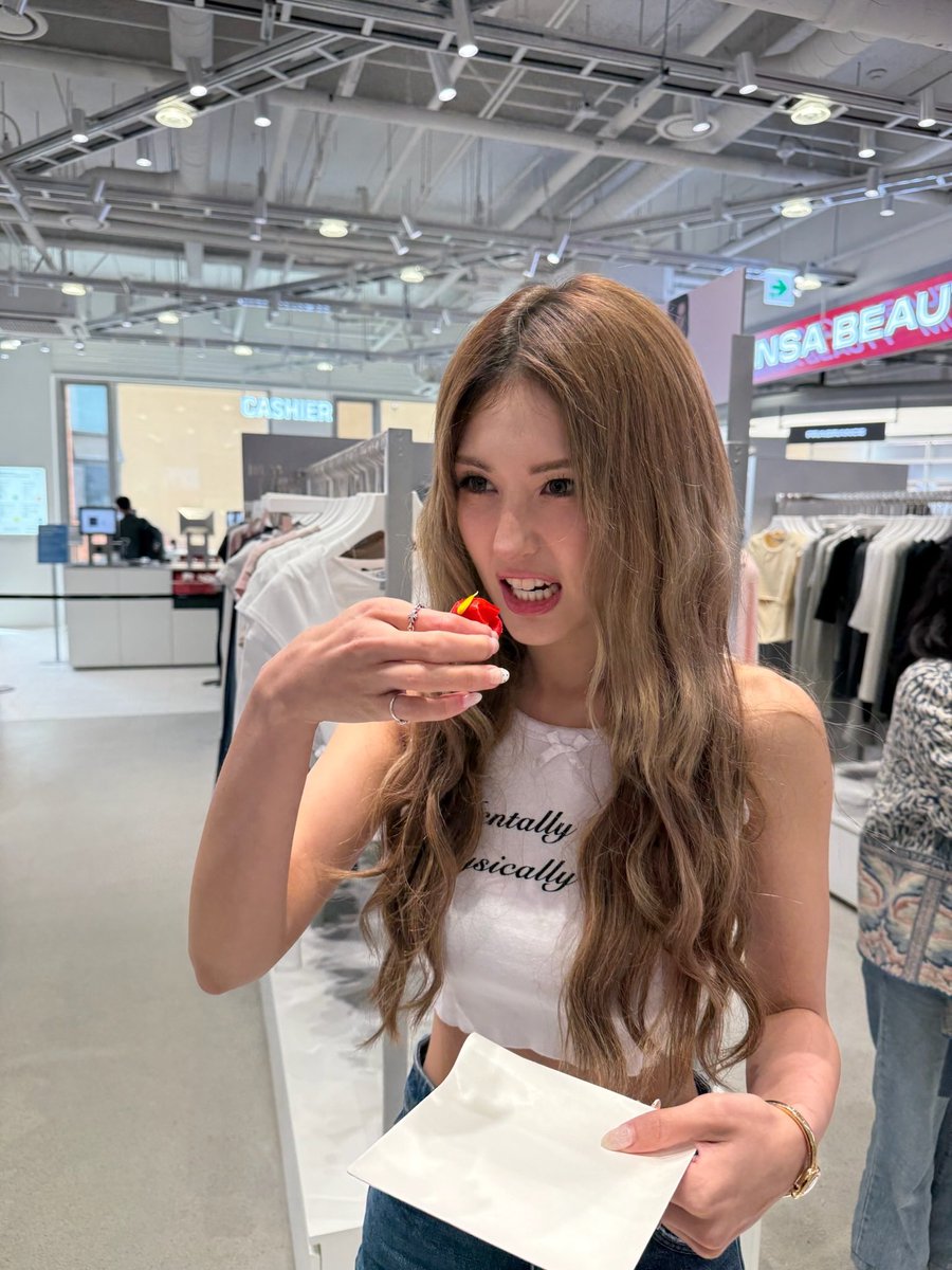 JEON SOMI (@somsomi0903) on Twitter photo 