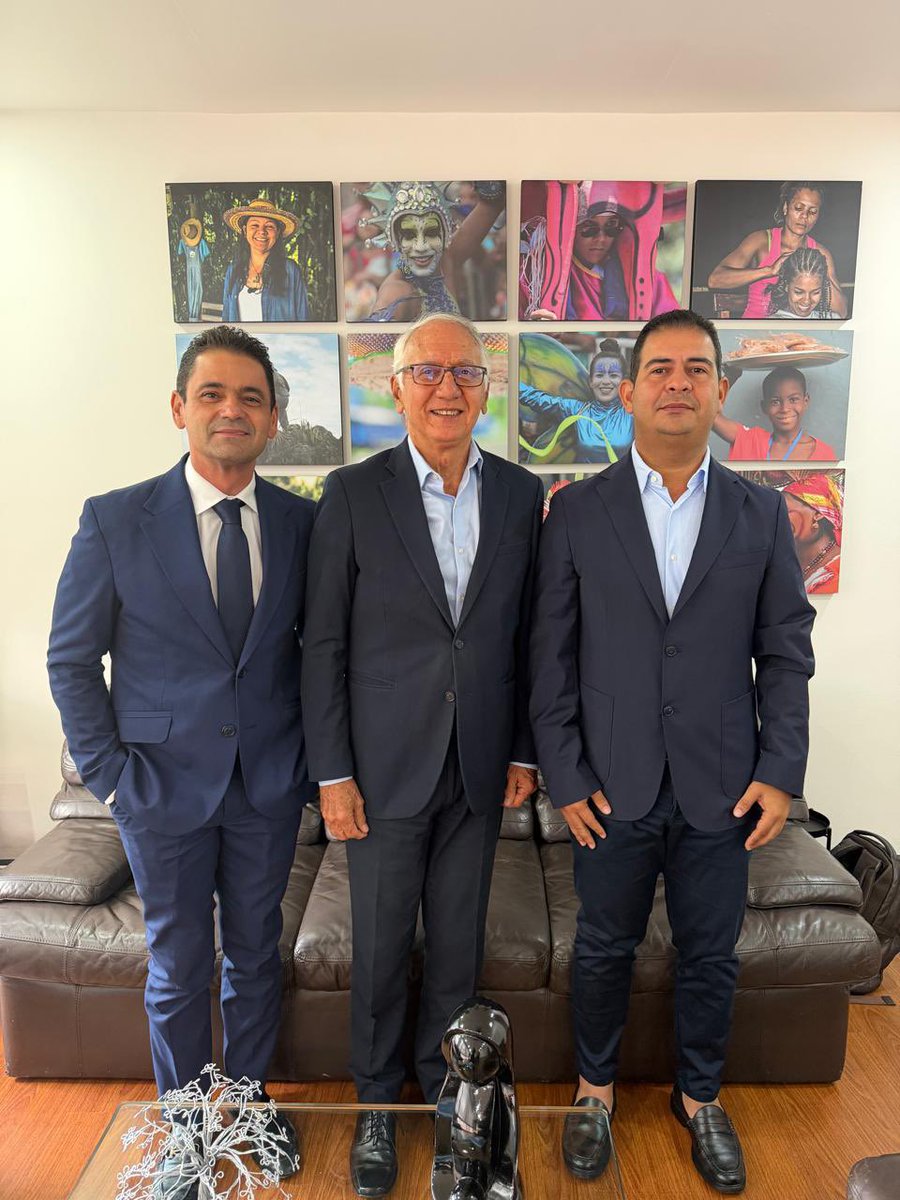 Fuimos a Bogotá a gestionar por la salud de Agustín Codazzi y regresamos con avances concretos. Junto al representante Ape Cuello, sostuvimos una agenda clave ante el Ministerio de Salud para avanzar en proyectos que nuestro municipio necesita con urgencia.