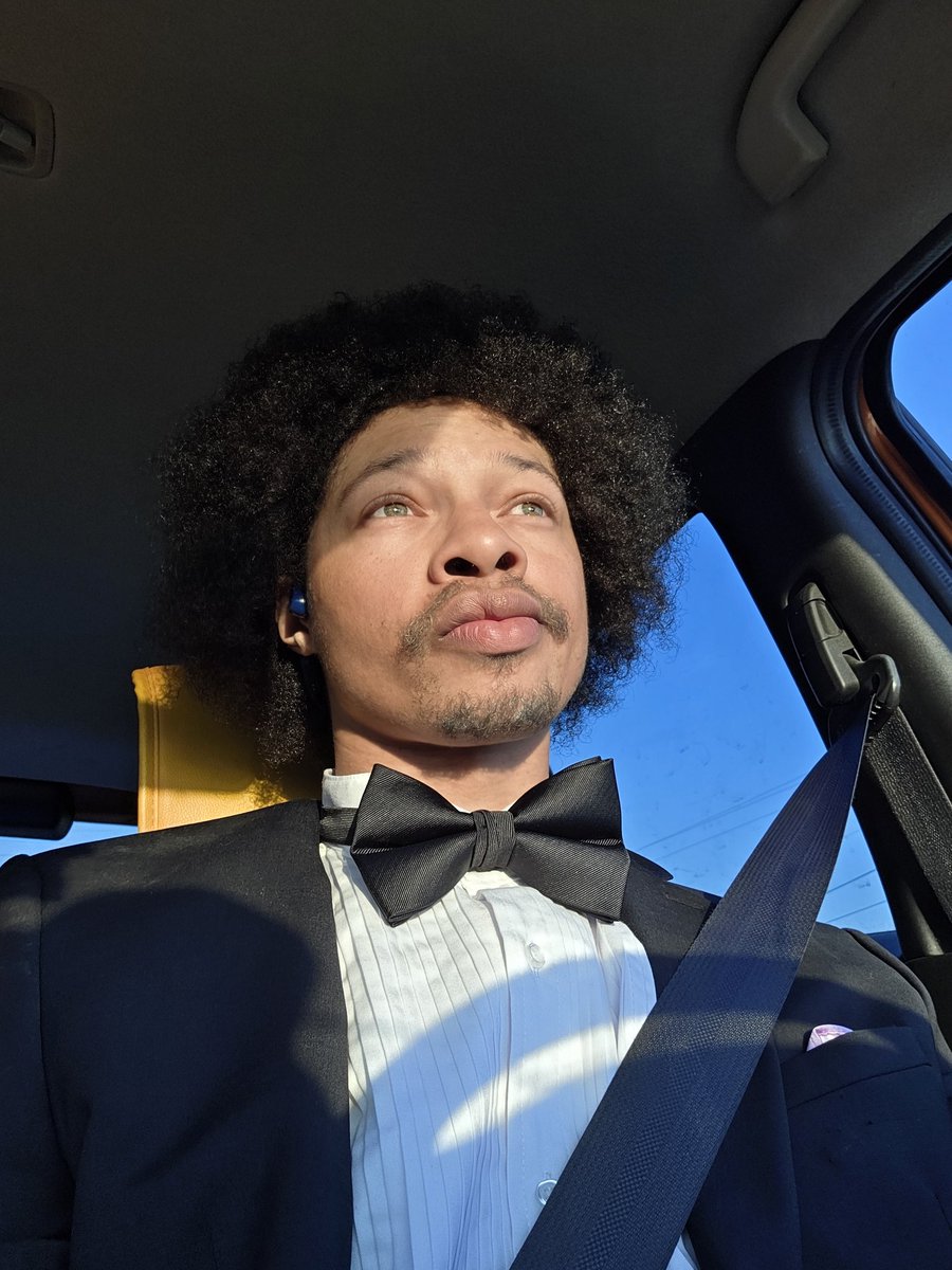 MidtownMysterio's tweet image. Living life off the wall.  Now watching #MichaelMovie #MichaelJackson #OffTheWall