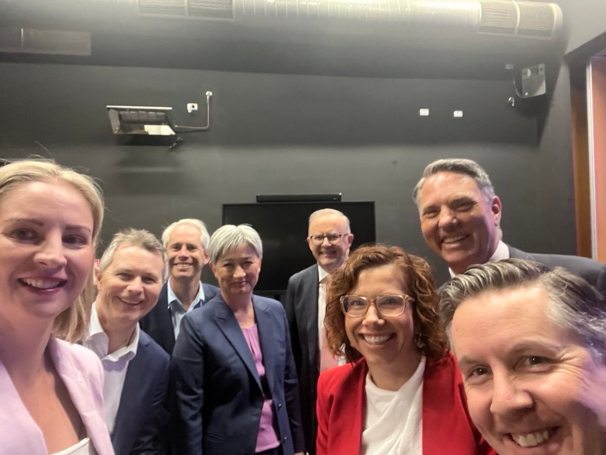 Step and fetch tweet media