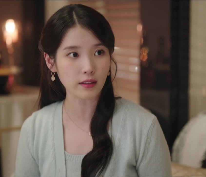왕.족.은. 평민이랑 결혼 안 하는데 나랑 왜 하지?
