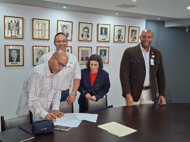 𝑯𝒆𝒏𝒓𝒚 𝑨𝒍𝒃𝒆𝒓𝒕𝒐 𝑹𝒐𝒅𝒓í𝒈𝒖𝒆𝒛 tweet media