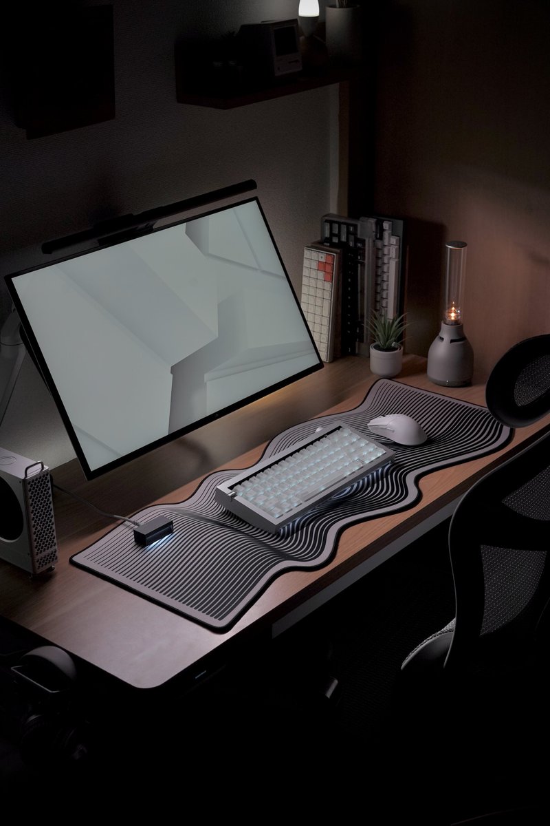 AnomaloG's tweet image. #desksetup #Keyboard
Keyboard : Lofree HYZEN Silver
keyswitch : Lofree × Kailh  “Nexus”           
　　　　　  Mechanical &amp;amp; Rapid Trigger 
Deskmat : GMK BlackSnail

この佇まいが本当に好きすぎます！
機能や使用感など詳細は追って。

Lofree HYZENは本日4/23ローンチ予定👇