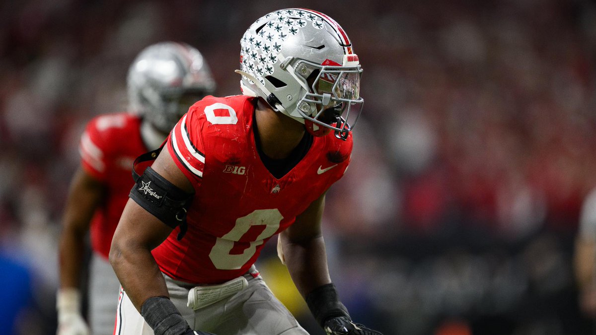 LedyardNFLDraft's tweet image. Final mock draft from @OllieConnolly and I today on the podcast!

We've got trades, LOTS of intel based on what we are hearing and a couple surprise picks in this predictive mock draft

And this episode is FREE for everyone!

jonledyard.substack.com/p/read-optiona…