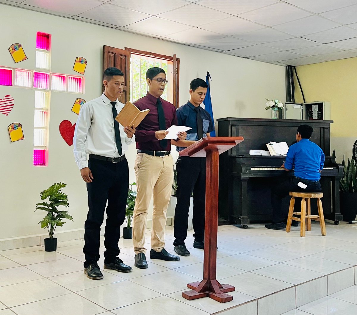 sbnv_edu's tweet image. Damos gracias por la alta calidad de música sagrada que desarrollan y practican nuestros seminaristas en #SBNV

#MusicaSagrada #Calidad