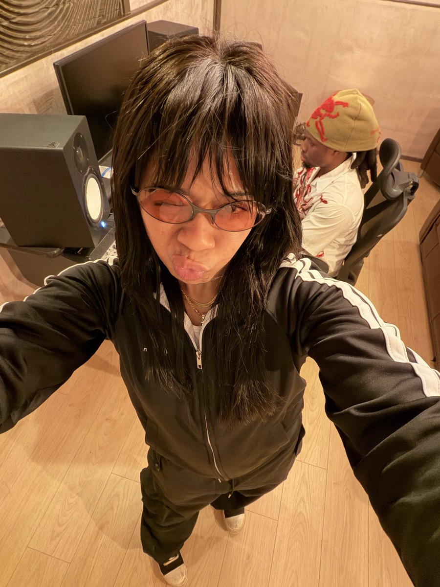 tiafreakyass tweet media