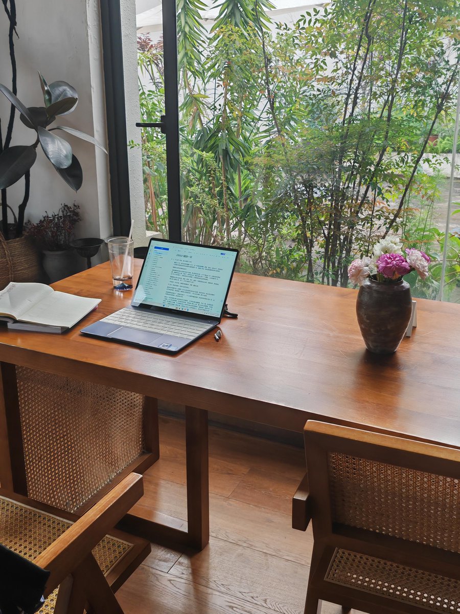 zamiglezJ91995's tweet image. "Morning routine that fuels my day: 10min stretch, a cup of oat latte, u0026 prepping 3 key tasks. Small habits = big productivity  #WorkLife #ProductivityHacks"