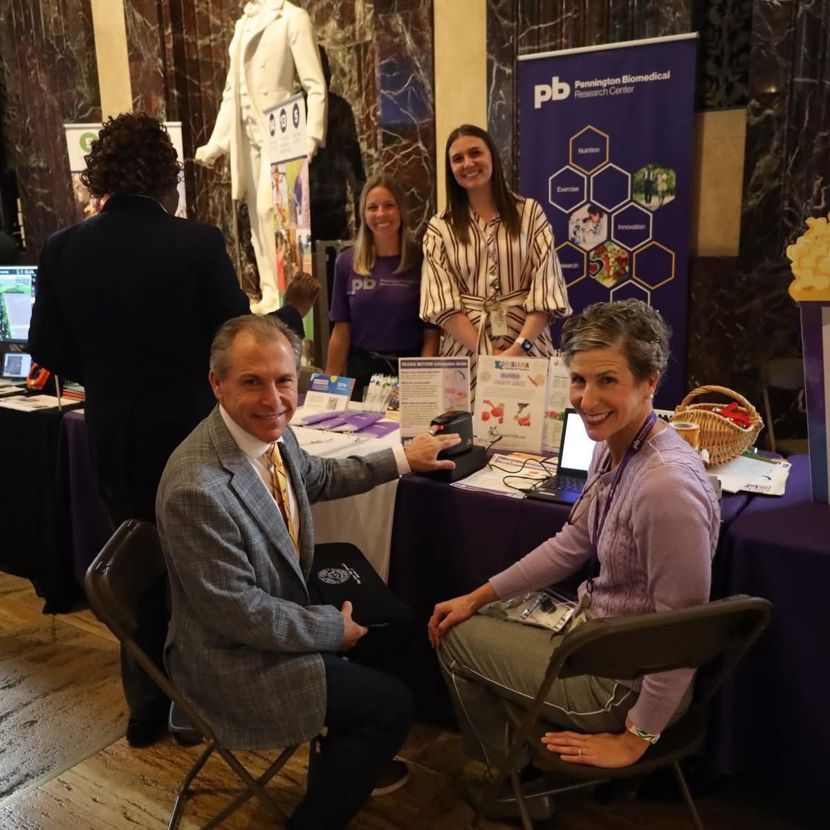 PBRCNews's tweet image. From policy-makers to the public, it was a great day of connection at #LSUDay at the Capitol! Thanks to everyone who stopped by to learn about our work, including Greaux Healthy, current clinical trials and the Veggie Meter #LSU #lalege #lagov