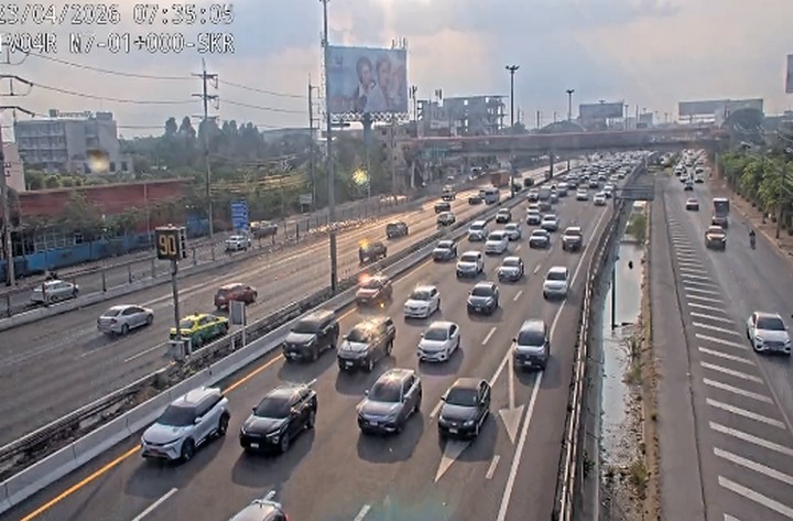 fm91trafficpro's tweet image. 07.34 น. ถนนพระราม 9 ขาเข้า ช่วงเชิงทางขึ้นสะพานข้ามแยกพระราม 9 มีอุบัติเหตุ 3 คัน รถติด ท้ายแถวสะสมต่อเนื่องมอเตอร์เวย์ (ทล.7) กม.1 

#อุบัติเหตุ #รายงานจราจร #รถติด
