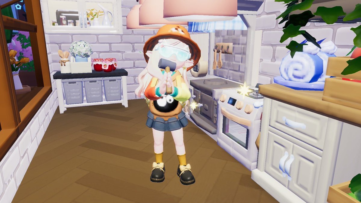 LeftLuciPlayer's tweet photo. いもちゃんのお家を建ててる時に、金槌持ったまま離さないいもちゃんを激写しました。
料理してても、考え中でもずっと金槌握ってる…… https://t.co/bOMU4soeNd