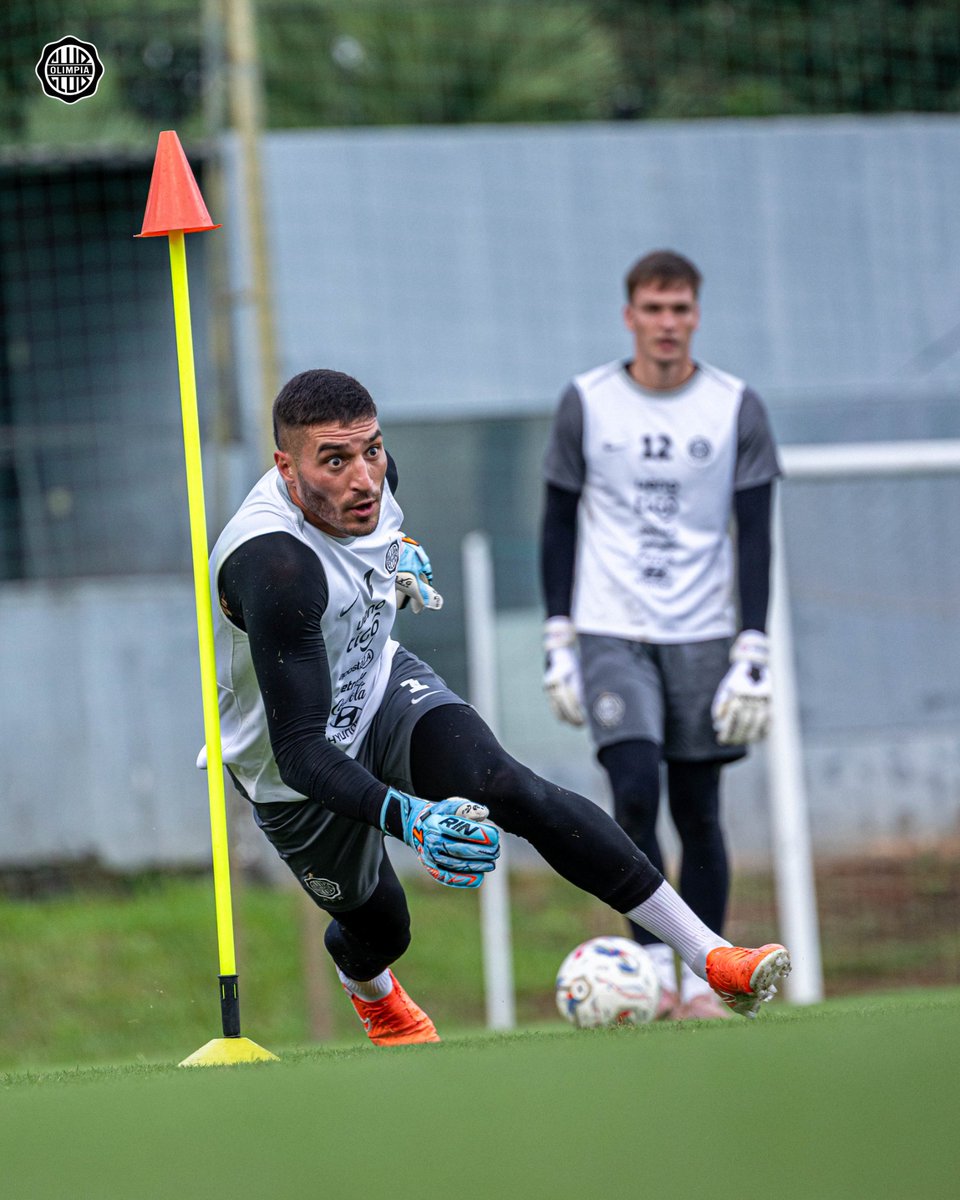 Club Olimpia tweet media