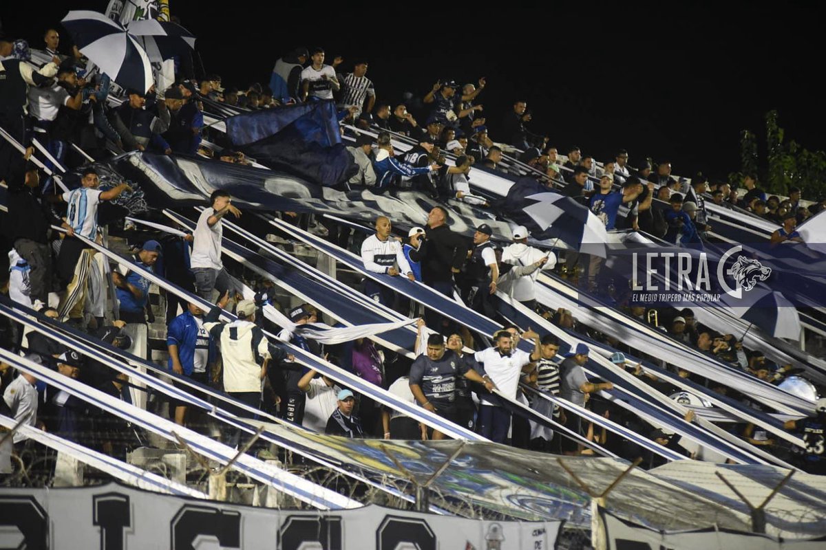 LetraG's tweet photo. SOMOS LA ÚNICA HINCHADA QUE HAY EN LA CIUDAD.

#GELP #CGE 🔵⚪️ https://t.co/NlMit0WZqX