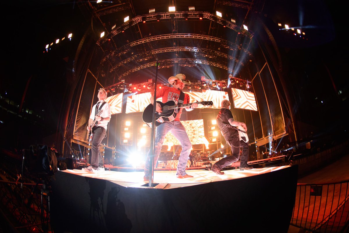 Jason Aldean tweet media