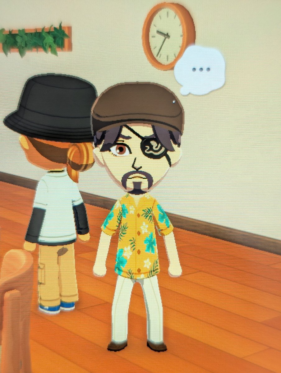 一生懸命作ったアロハシャツ、結構気に入ってる✌️☺️
後ろにいるのはノア君だよ！