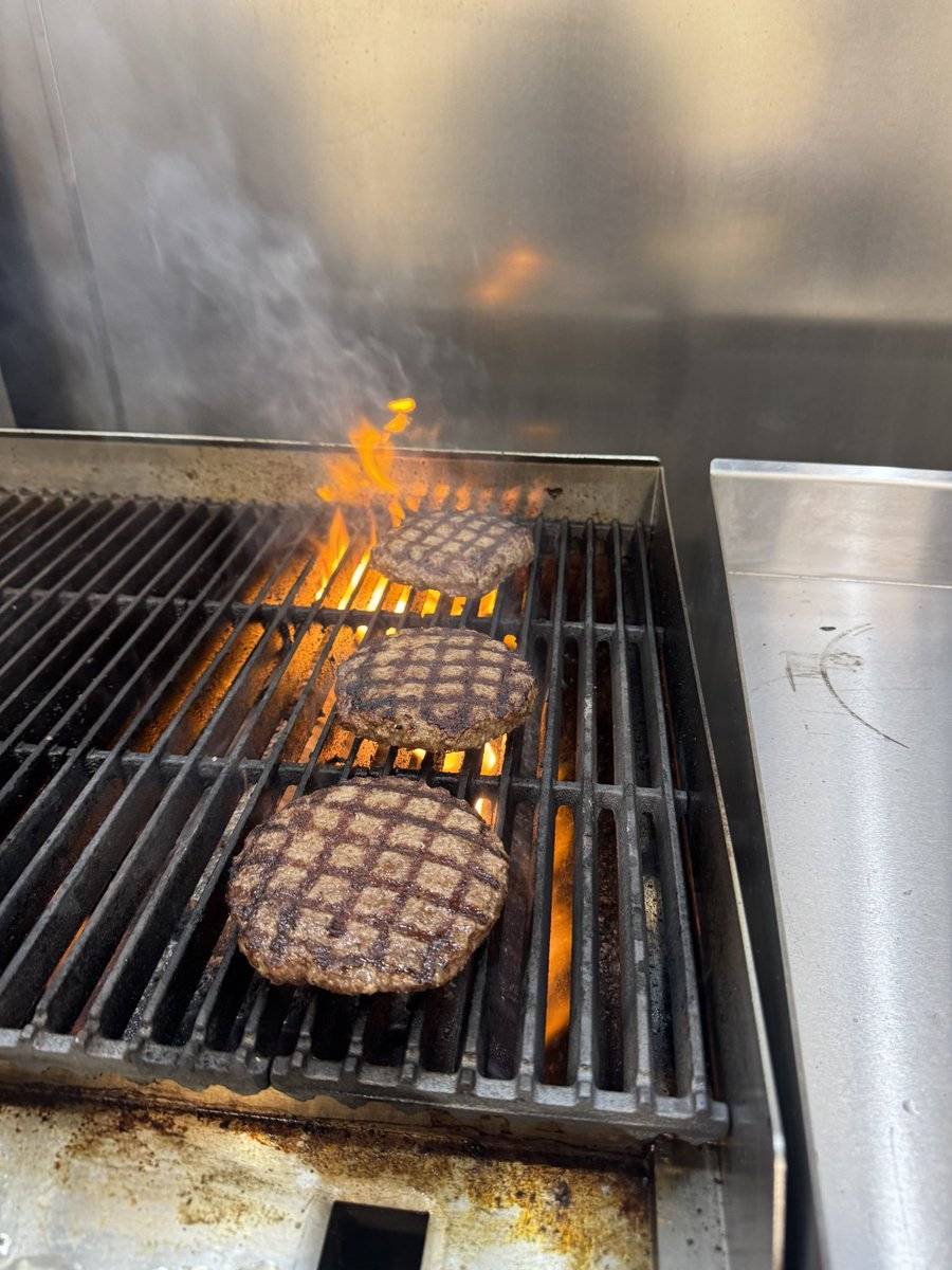 🚨 GRAND OPENING  At <a href="/HertzogMeatCo/">Hertzog Meat Co.</a> – Friday, April 24 🚨
FREE cheeseburgers 🍔

🥩 Dry-aged beef
🇺🇸 Born &amp; raised in Missouri
🔥 From our farm to your fork

Come taste the difference.