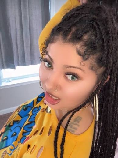 uoHillary tweet media