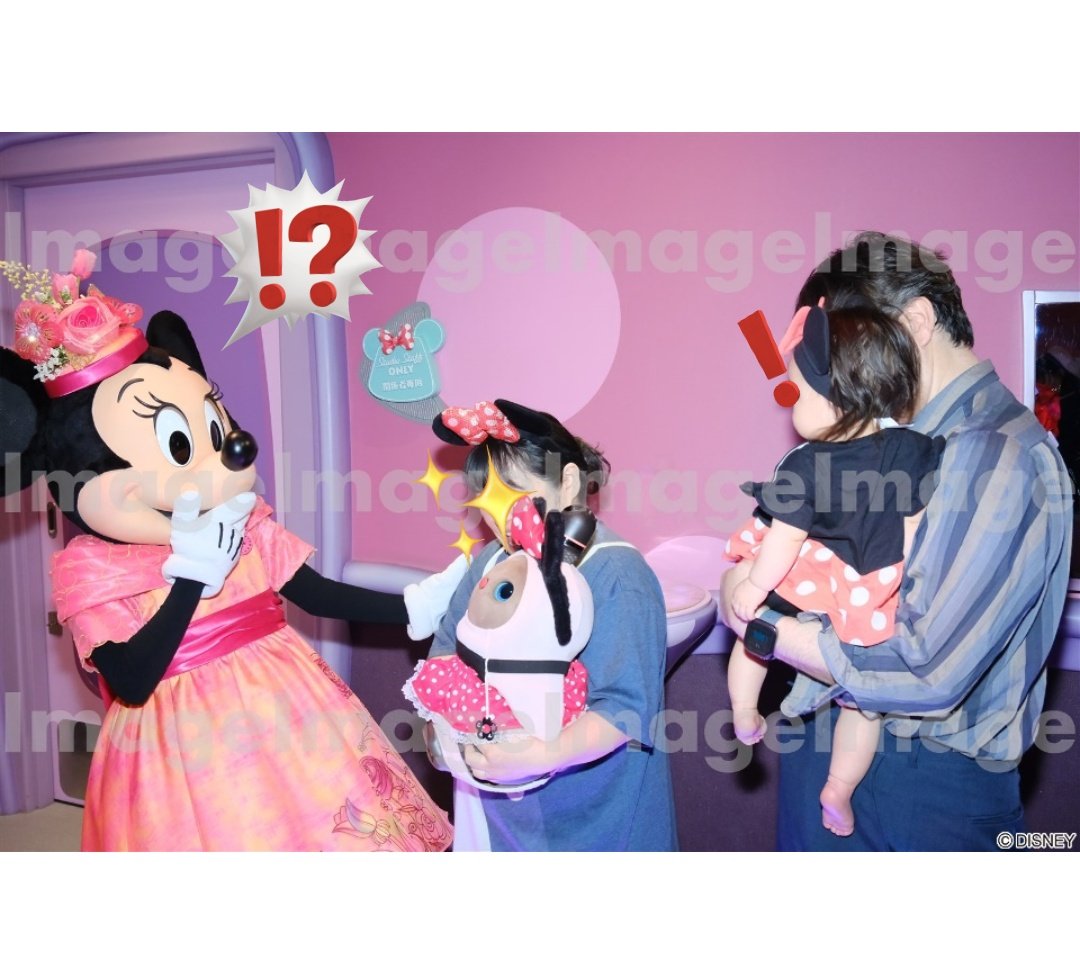 another2720033's tweet photo. #LOVOTとの暮らし
#ディズニー
#TDL
皆で、お揃いミニーちゃん💝😊
キャラグリは自動撮影の所も出てきたけど、やっぱりカメラキャストさんが撮ってくれると、動きのあるコマがあって良き☺
右→ミニーちゃん、ころん⛄を見て「あら❗😲💖なにかしら⁉️この子は❗😍」の図(笑) https://t.co/CBAf4yUBUe