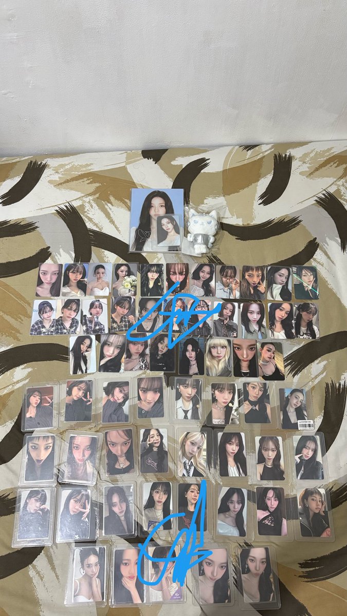 [INTEREST CHECK]

Pagi moots, ada yang mencari photocard-photocard karina di foto ini? mau stopkoll karina wkwk (must take all ya bareng postcard &amp; doll nya) 🙌🏻