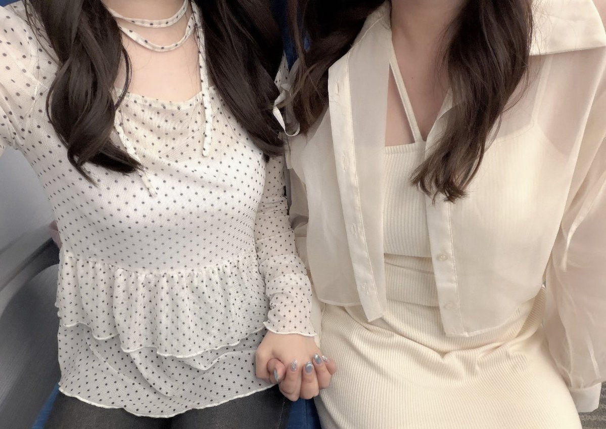 新幹線フォトo̴̶̷̤  ̫ o̴̶̷̤🍒💕︎大阪向かう♩