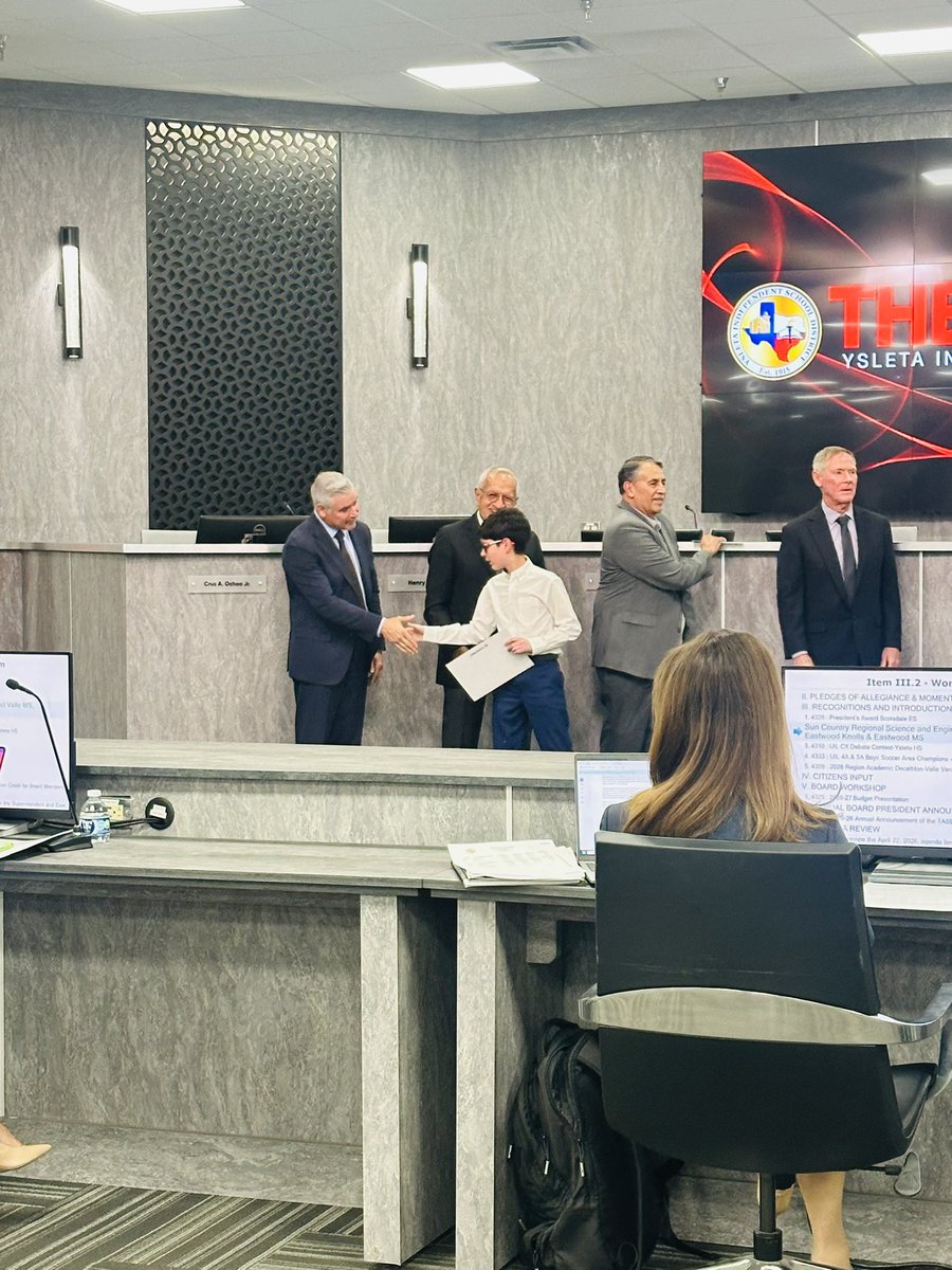 EMS_Raiders's tweet photo. Tonight, the YISD Board of Trustees recognized our 2X state science fair qualifier and Sun Country π₯ winner, Ethan. Also recognized, our amazing coordinator, Mrs. Lara. We are proud of these Raiders! #ChooseEastwood #MakingGains https://t.co/40UqZsEYLS