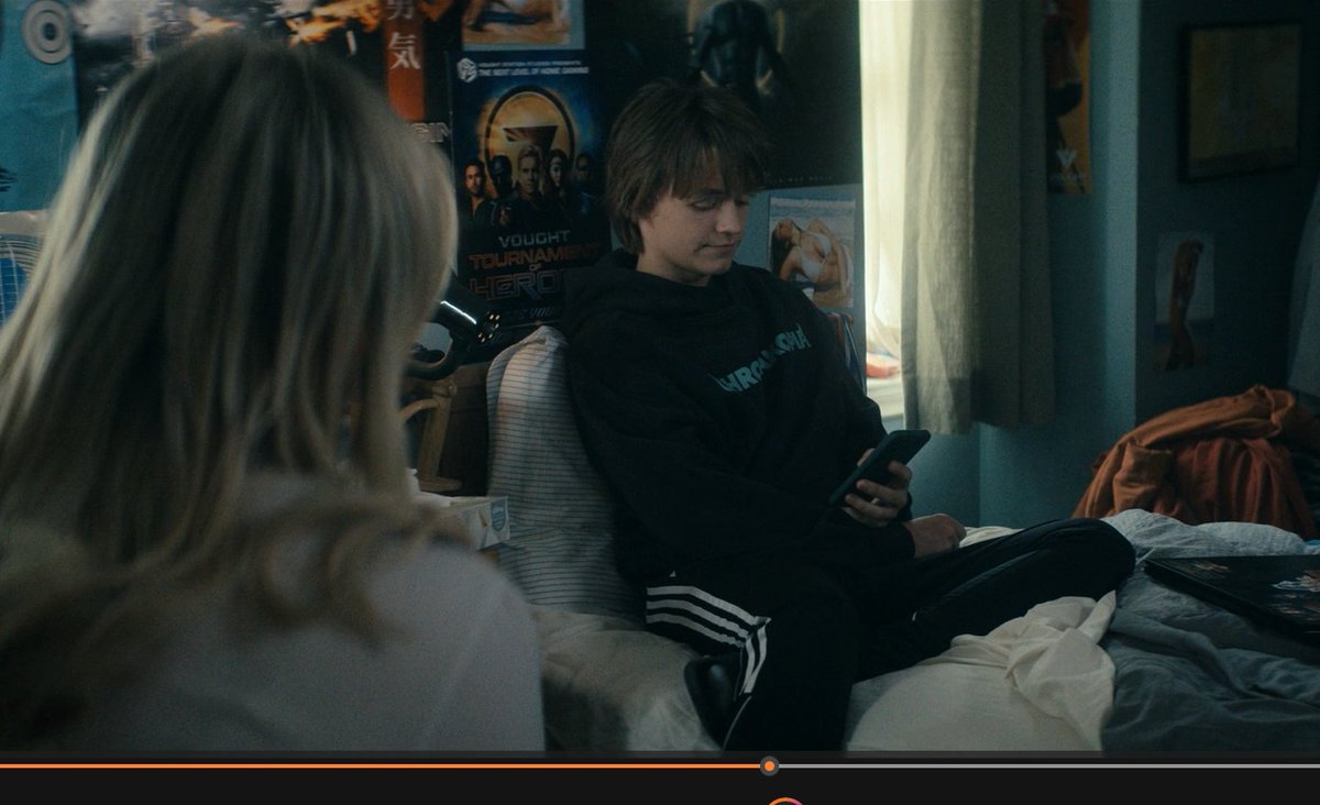 o irmao da luz estrela em the boys é um mlk que estuda na academia do capitao patria que ensina uma visao distorcida pra fomentar um vies

isso no geral é muito mais uma representaçao de um militante esquerdista kkkk the boys projeta tudo que a esquerda faz na direita