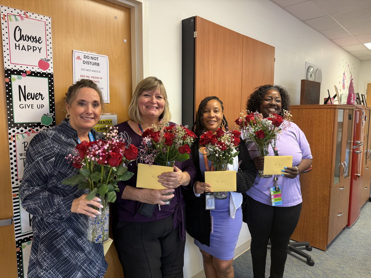 JerelleOwens's tweet image. Happy Administrative Assistants Day to the hardest working clerical team on the planet! 💙✨ Your dedication, heart, and hustle keep @Orangebrook_El running strong each and every day. Our OBE community loves and truly appreciates you!