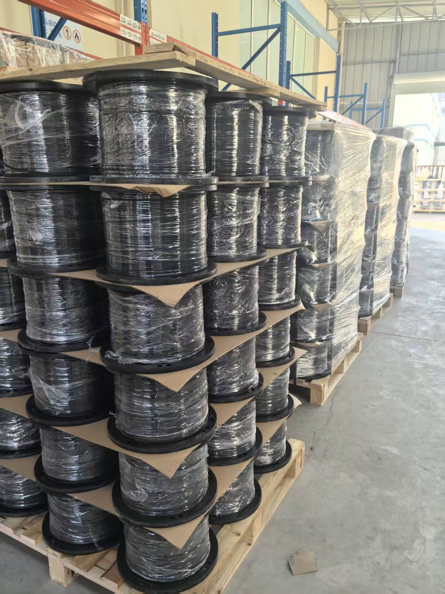 FTTH_AI's tweet image. ‌Elevate Your Network with Premium Fiber Optic Pigtail Cables! 🚀‌
‌#FiberOptic  #PigtailCable #Networking #HighSpeed #DataTransmission #Telecom  #ConnectivitySolutions