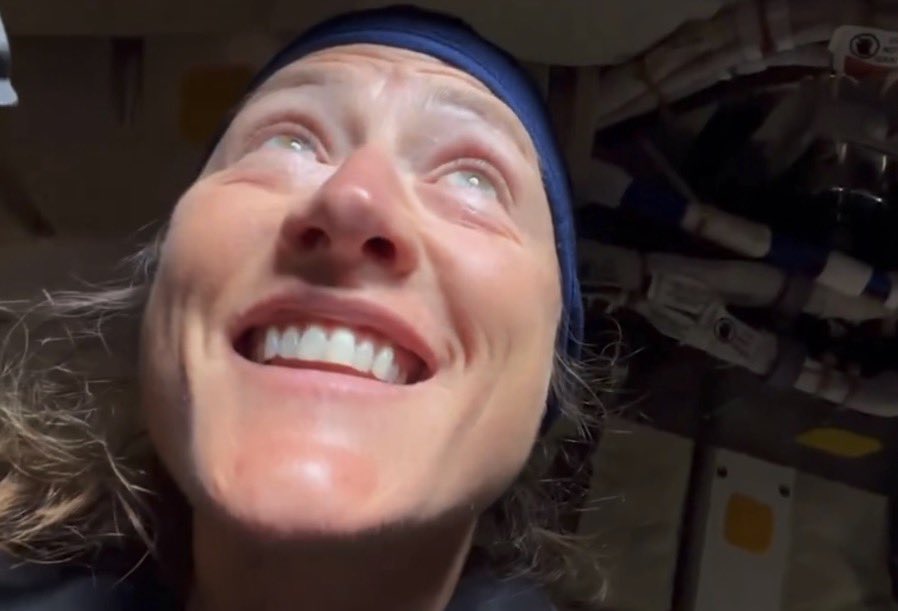 Jasmine 🌌🔭 tweet media