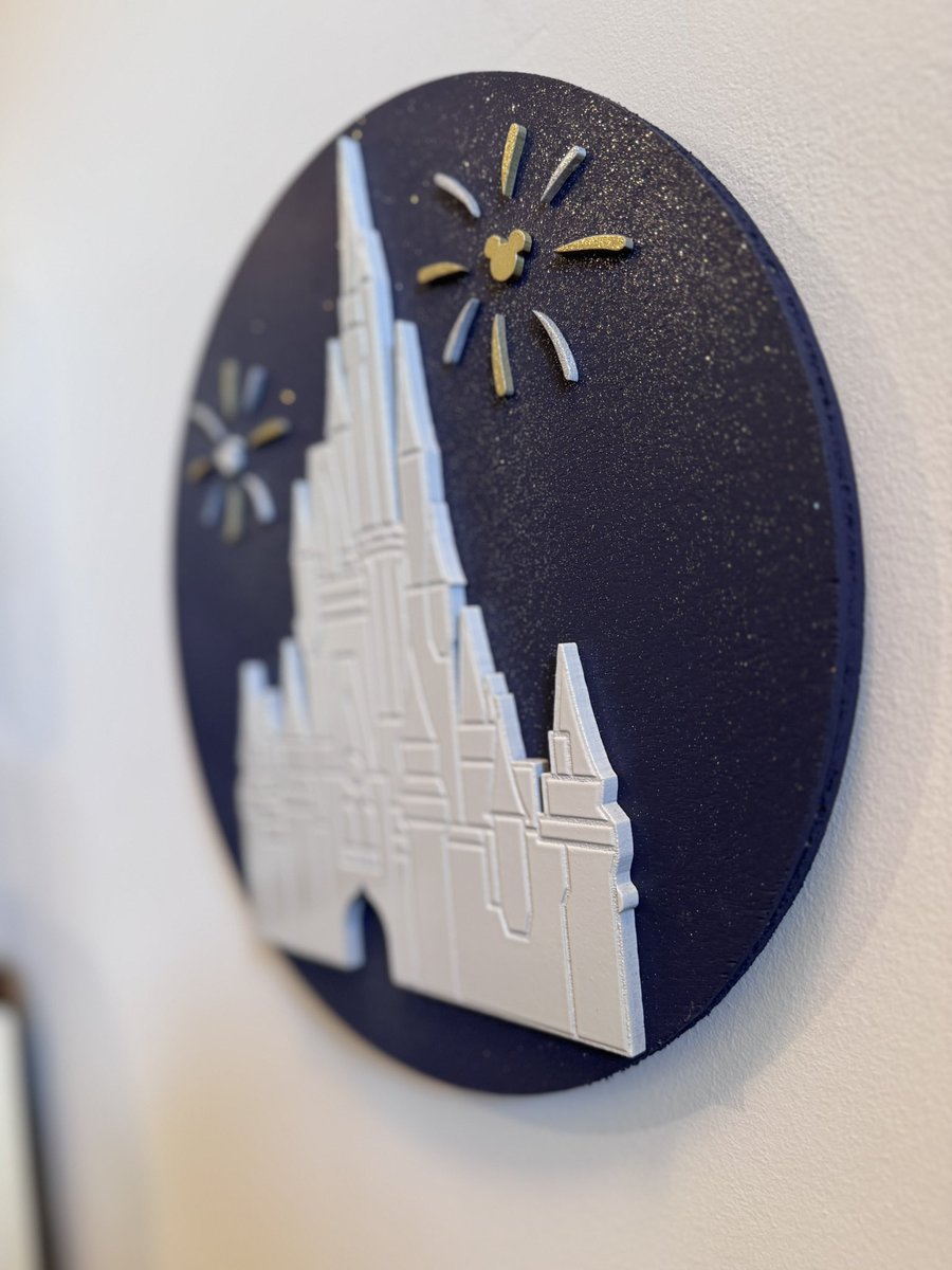 aedreamco1's tweet photo. Looking for to add a touch of Disney to your home decor? Check out our new collection of Disney castles. You can showcase your love of the castle in Orlando or Anaheim. #disney #Homedecor #Castle 
https://t.co/ahjFzPSz4N https://t.co/bVFDYoL3CX