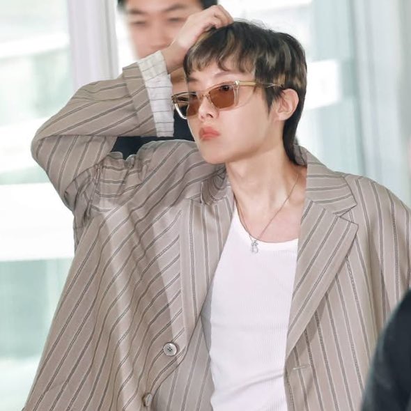 sunni ✦ tweet media