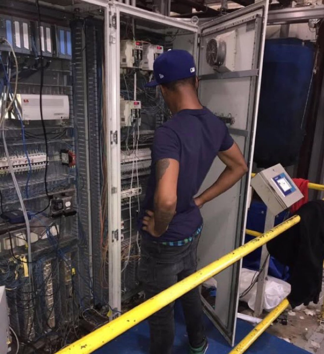 ISA sevEN- tweet media