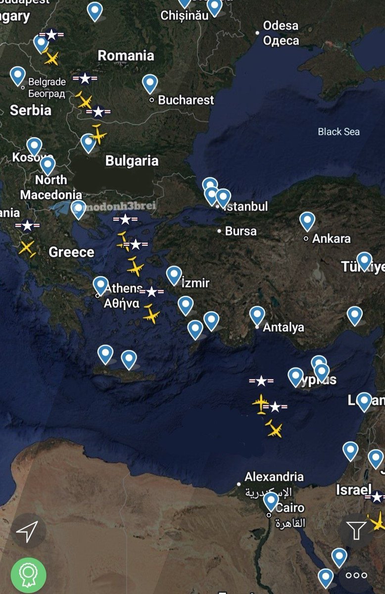 ✈️✈️وهنا سرب من طائرات النقل العسكرية 
الأمريكية C-17 في طريقها الى قواعد 
أمريكية في الشرق الاوسط لأفراغ حمولتها ..
✅