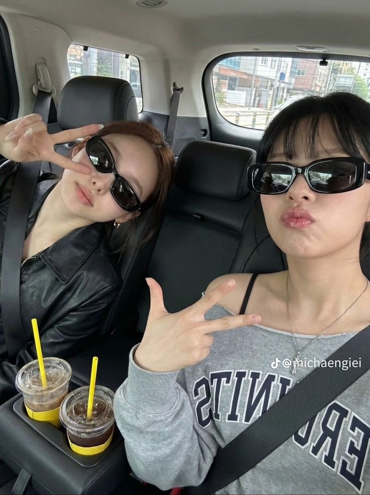 lala on fire✮⋆˙ tweet media