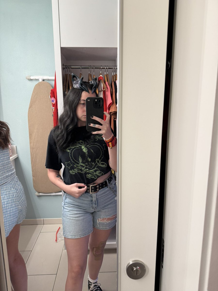 how to spot a lesbian in disney world