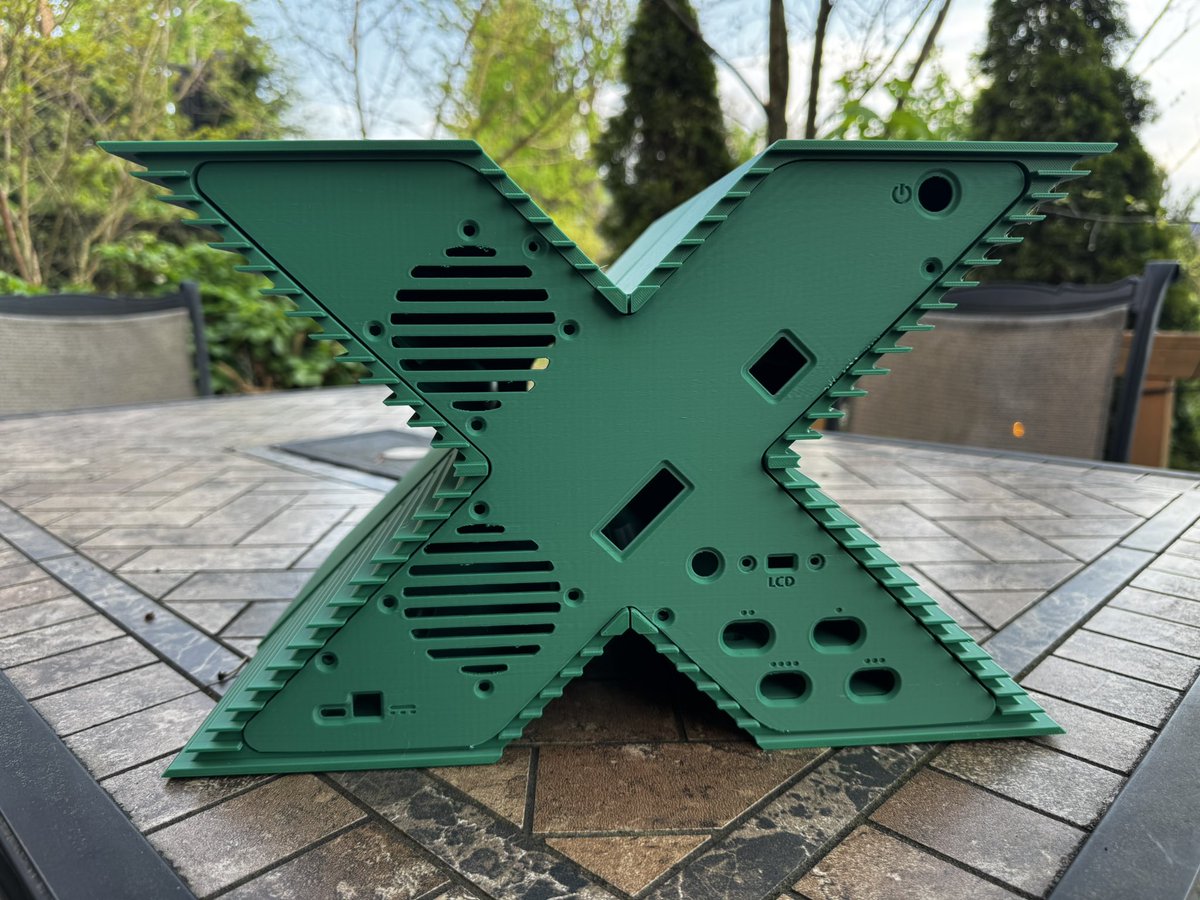 Almost done with all the printing. Assembly likely over the weekend.