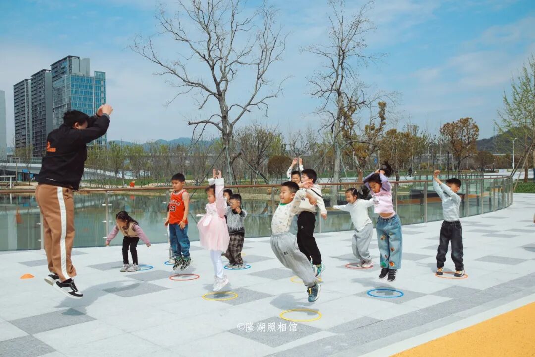 ailuqiao123's tweet image. Longhu Photo Studio 📸 – where every click captures community warmth ❤️. No high fees, no hassle, just pure moments of joy and connection 🌟. A true gem in Longhu Community!
#WeLoveZhejiang #CaptureTheMoment