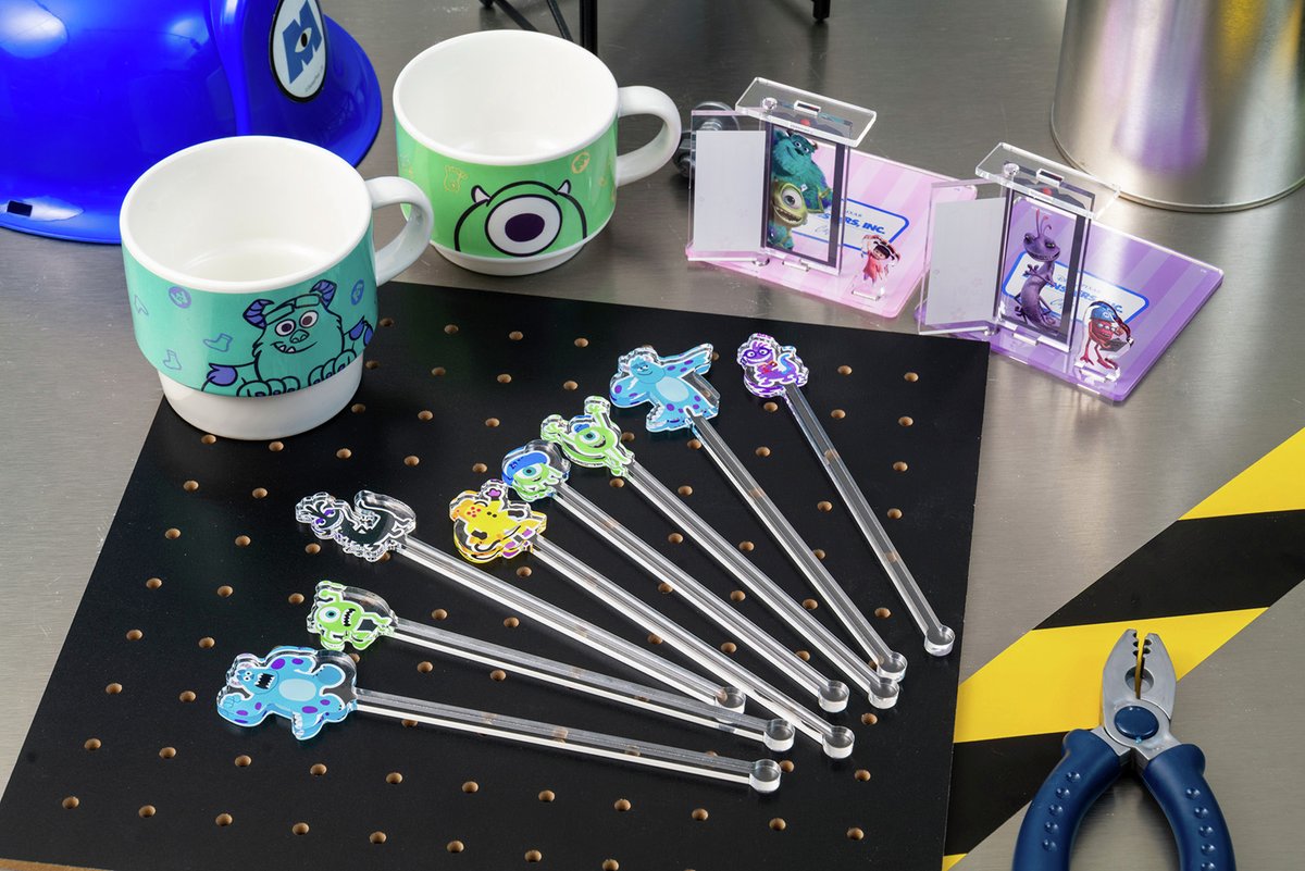 disneyjp's tweet image. ディズニー&amp;amp;ピクサー映画『#モンスターズインク』公開25周年をお祝いしたスペシャルカフェが期間限定OPEN🎉

📅4/23(木)～6/28(日)
📍OH MY CAFE (表参道ヒルズ)

個性豊かなモンスターたちをイメージした
メニューやグッズをお楽しみください🎶

▼詳細はこちら
monsters-ohmycafe.ltr-online.com (外部サイト)