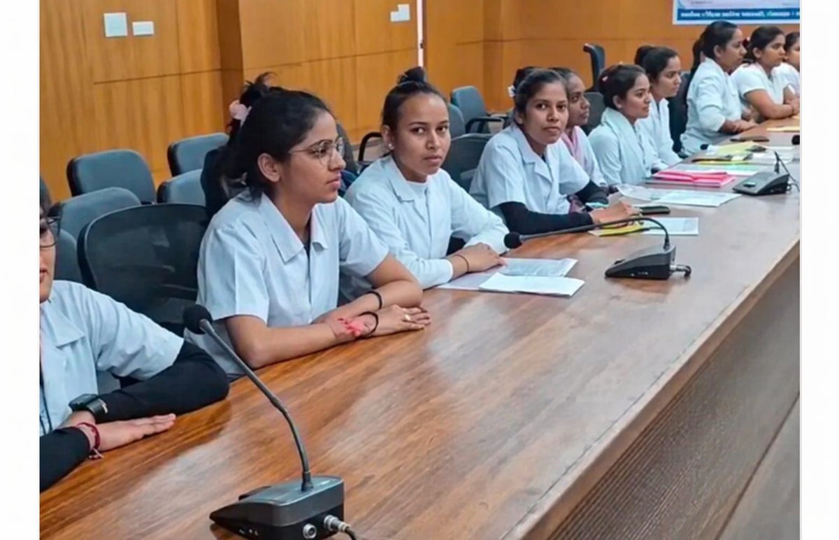 airnews_abad's tweet image. પંચમહાલ જિલ્લાના ગોધરામાં જિલ્લા આરોગ્ય વિભાગ દ્વારા કોમન કેન્સર સ્ક્રીનિંગ અને વહેલા નિદાન માટે તાલીમ કાર્યક્રમ યોજાયો હતો. તેમજ જિલ્લામાં 14 વર્ષની દીકરીઓને સર્વાઇકલ કેન્સરથી રક્ષણ મળે તે માટે HPV રસી આપવાની કામગીરી ચાલુ છે. 
#HealthAwareness  #CancerScreening