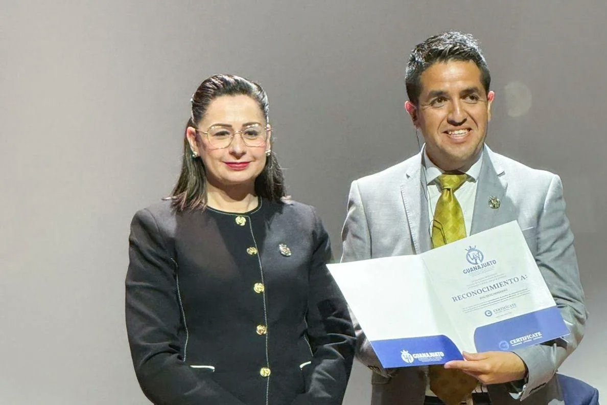 contexto_nn's tweet photo. Con Ferrero, Guanajuato consolida modelo de certificación que transforma talento e impacta a la niñez
https://t.co/BqXfJDwtbb https://t.co/hZxb8HjJ5W