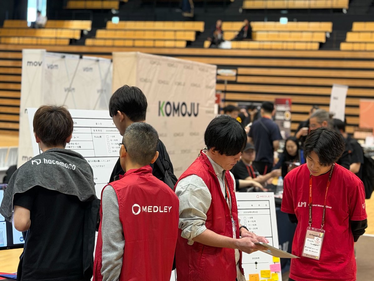 medley_dev's tweet image. RubyKaigi 2日目!!

本日もブースにてお待ちしております🙌✨
アンケート回答で弊社のAI活用資料（限定公開）とノベルティをプレゼントしています🎁

ぜひお立ち寄りください！
#RubyKaigi #Ruby #MEDLEY #medley #AI #developer