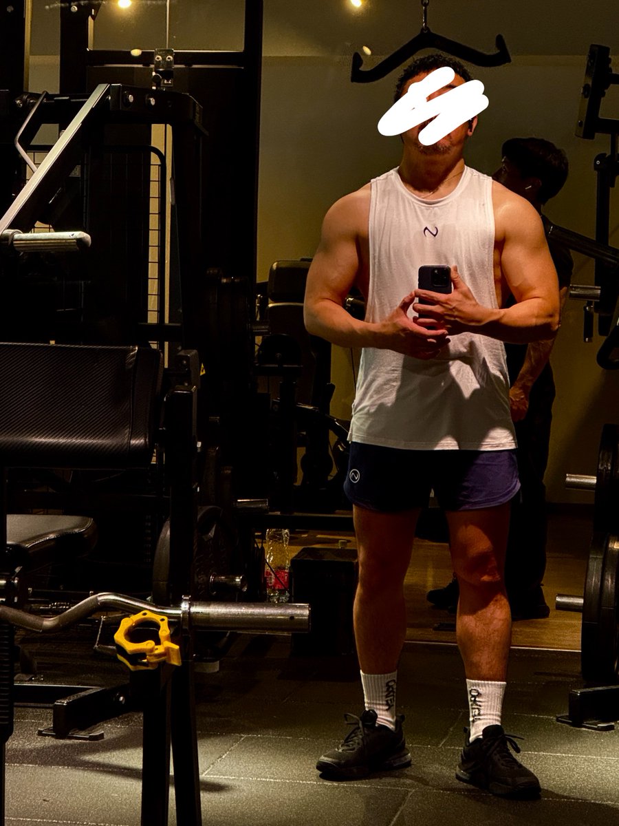 Junfitlog's tweet image. もっとカット出したい欲と食事管理したくない欲の狭間で葛藤してる。

#筋トレ #workoutmotivation