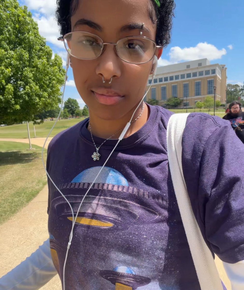 kaz 🐝 tweet media